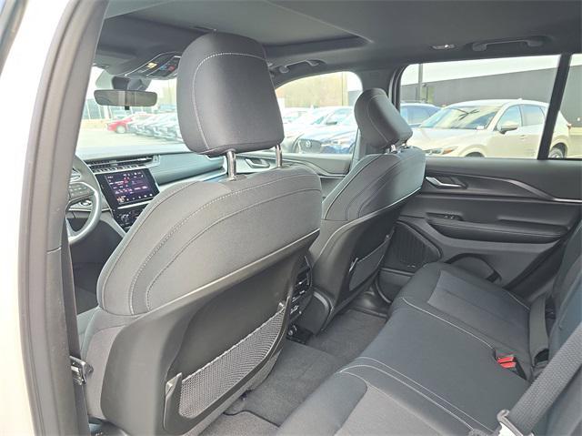 new 2025 Jeep Grand Cherokee car, priced at $40,227