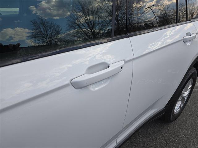 new 2025 Jeep Grand Cherokee car, priced at $40,227