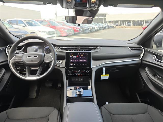 new 2025 Jeep Grand Cherokee car, priced at $40,227