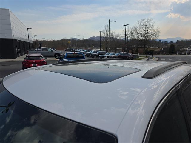 new 2025 Jeep Grand Cherokee car, priced at $40,227