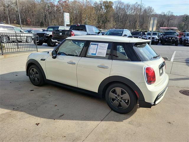 used 2022 MINI Hardtop car, priced at $25,477