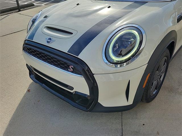 used 2022 MINI Hardtop car, priced at $25,477