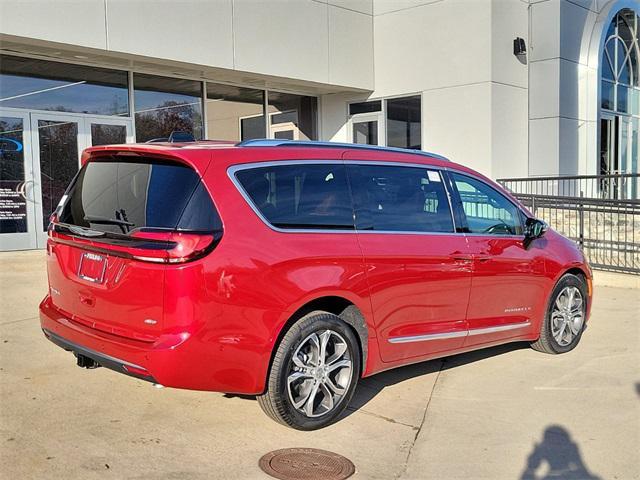 new 2025 Chrysler Pacifica car