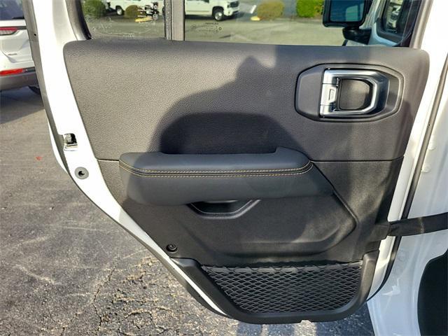 new 2025 Jeep Wrangler car, priced at $54,022