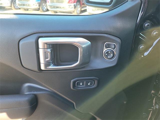 new 2025 Jeep Gladiator car, priced at $43,735