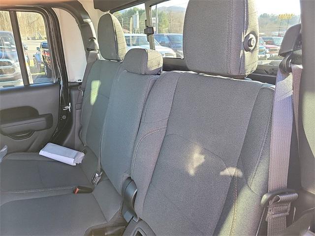 new 2025 Jeep Gladiator car, priced at $43,735