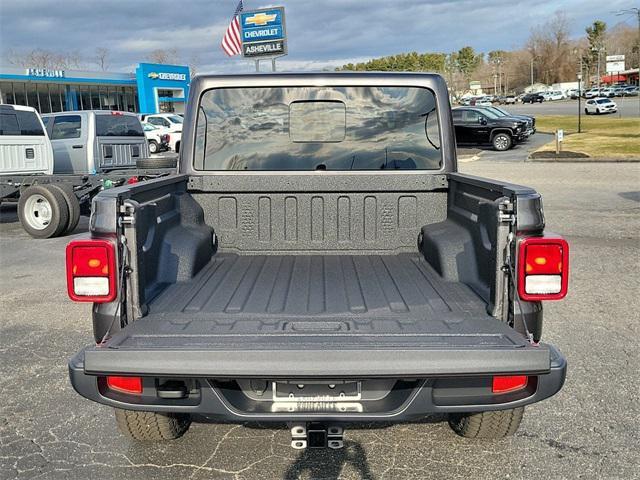new 2025 Jeep Gladiator car, priced at $43,735
