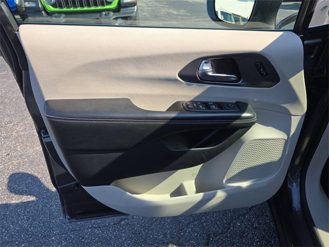 used 2022 Chrysler Pacifica car, priced at $25,491
