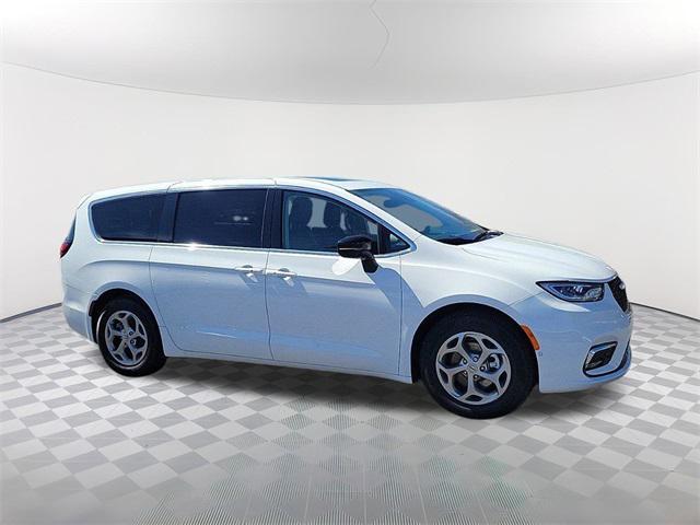 new 2024 Chrysler Pacifica car, priced at $48,074