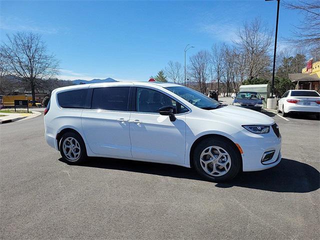 new 2024 Chrysler Pacifica car, priced at $48,074