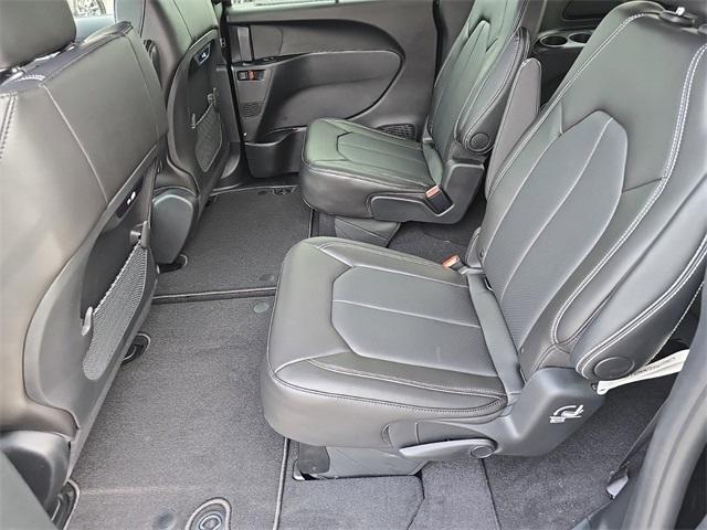 new 2025 Chrysler Pacifica car, priced at $45,453