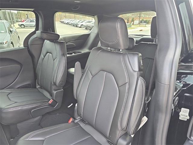 new 2025 Chrysler Pacifica car, priced at $45,453