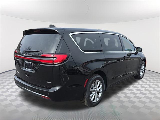 new 2025 Chrysler Pacifica car, priced at $45,453