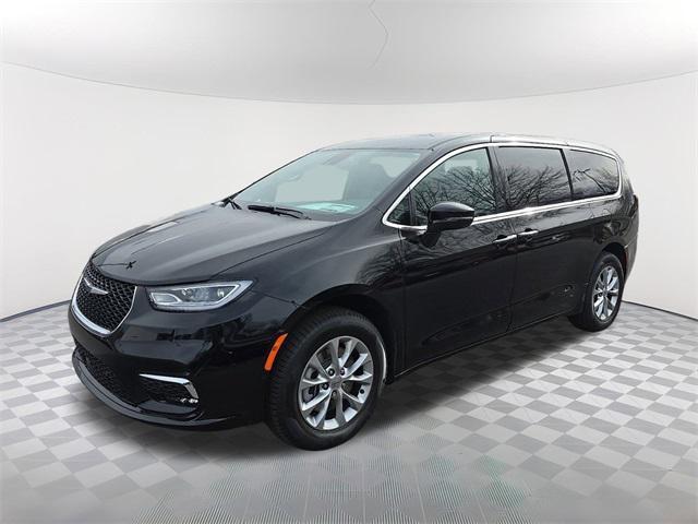 new 2025 Chrysler Pacifica car, priced at $45,453