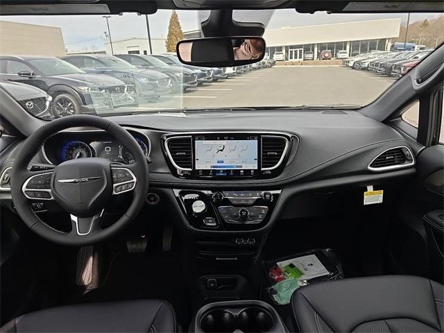 new 2025 Chrysler Pacifica car, priced at $45,453
