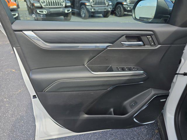 used 2025 GMC Acadia car, priced at $33,490