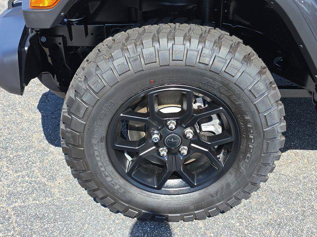 new 2025 Jeep Gladiator car, priced at $55,425