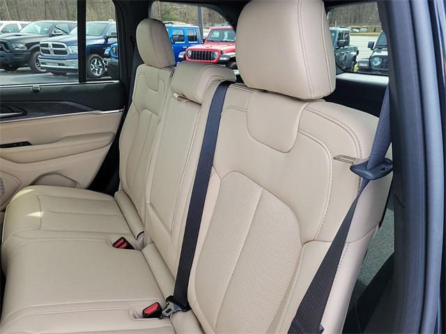 new 2025 Jeep Grand Cherokee car, priced at $47,846