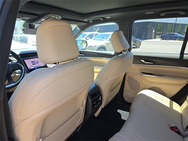 new 2025 Jeep Grand Cherokee car, priced at $45,691