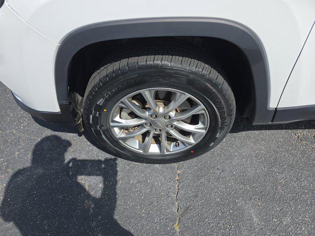 used 2022 Jeep Cherokee car, priced at $20,991