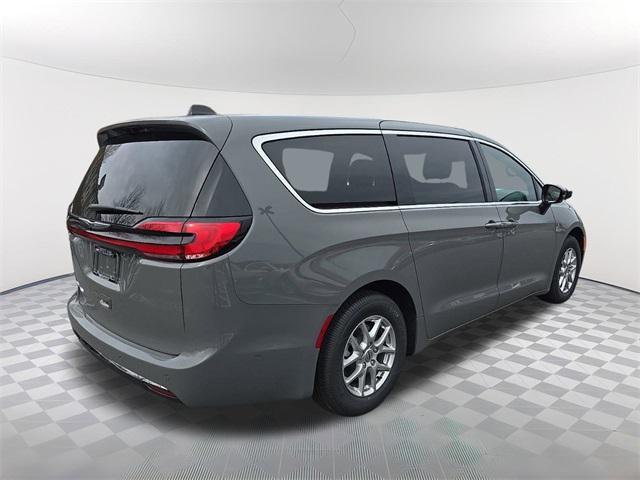 new 2025 Chrysler Pacifica car, priced at $49,767