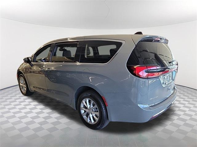 new 2025 Chrysler Pacifica car, priced at $47,843