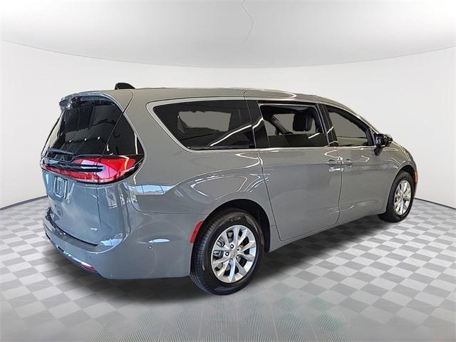 new 2025 Chrysler Pacifica car, priced at $47,843