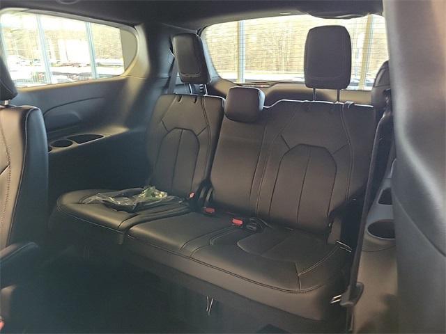new 2025 Chrysler Pacifica car, priced at $47,843