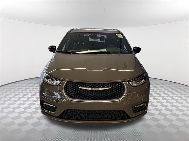 new 2025 Chrysler Pacifica car, priced at $47,843