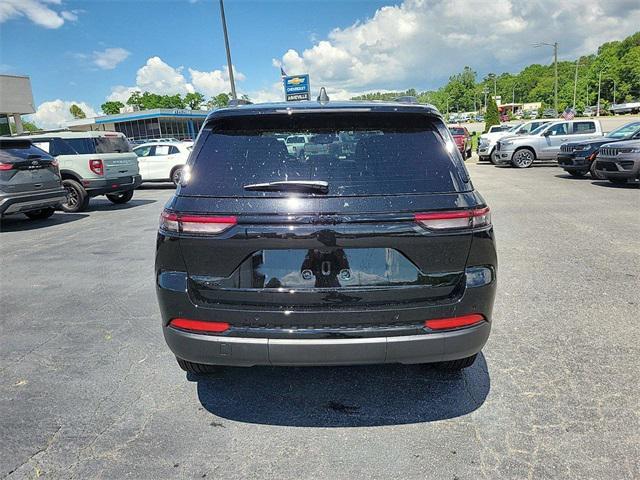 new 2024 Jeep Grand Cherokee car, priced at $42,249