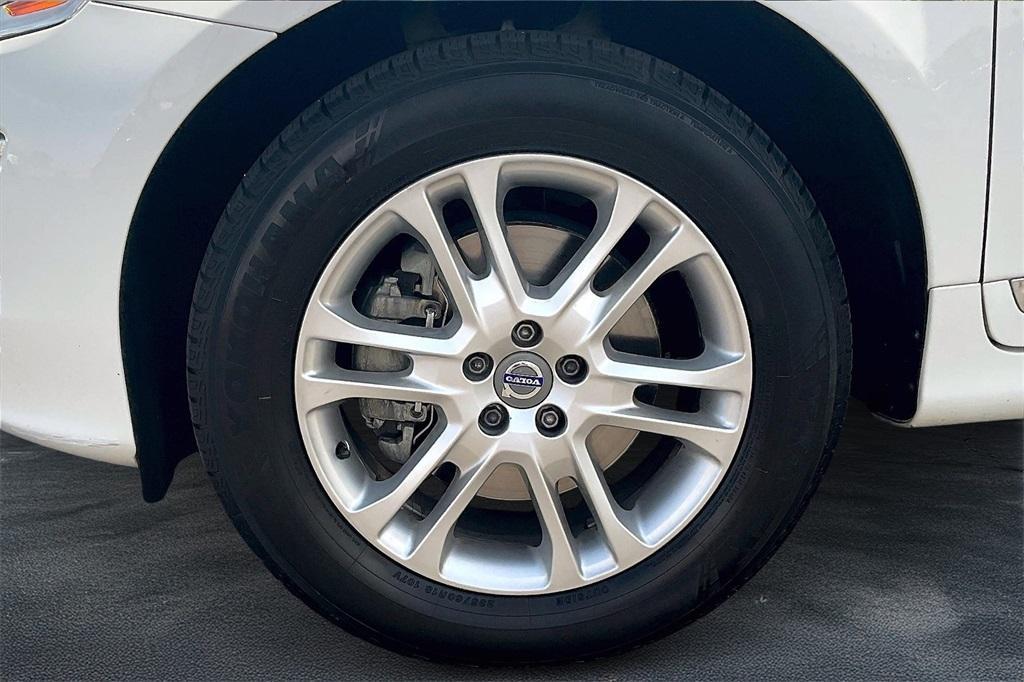 used 2015 Volvo XC60 car, priced at $14,499