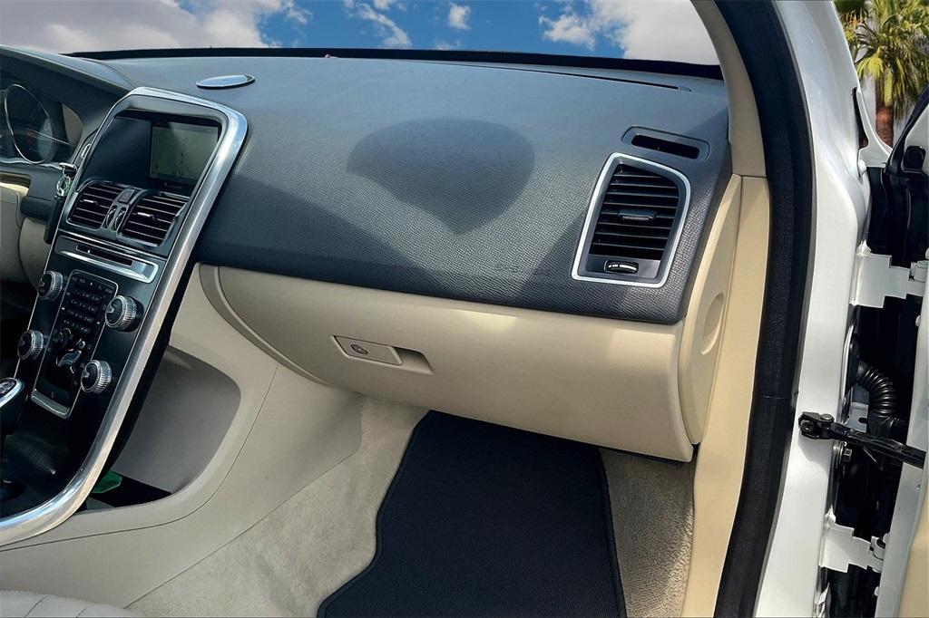 used 2015 Volvo XC60 car, priced at $14,499