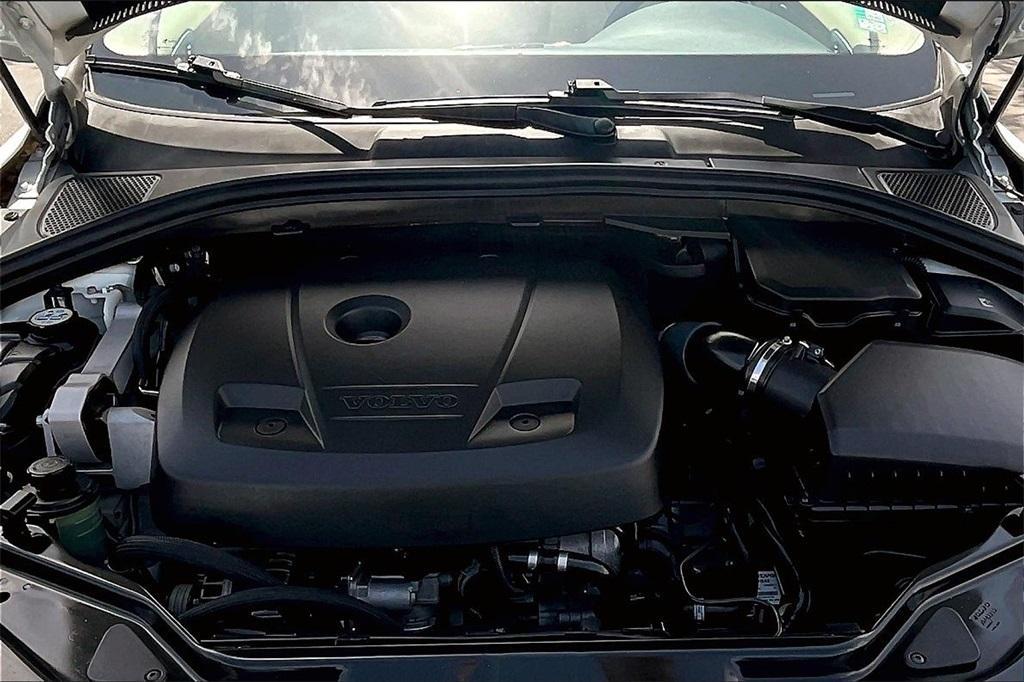 used 2015 Volvo XC60 car, priced at $14,499