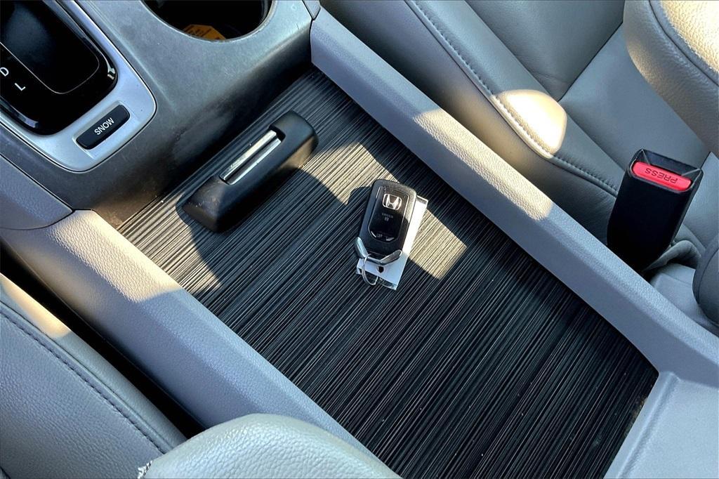 used 2016 Honda Pilot car, priced at $18,499