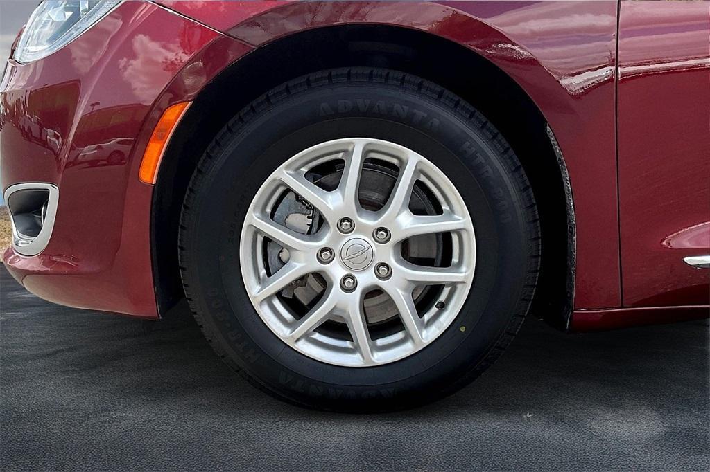 used 2020 Chrysler Pacifica car, priced at $16,996
