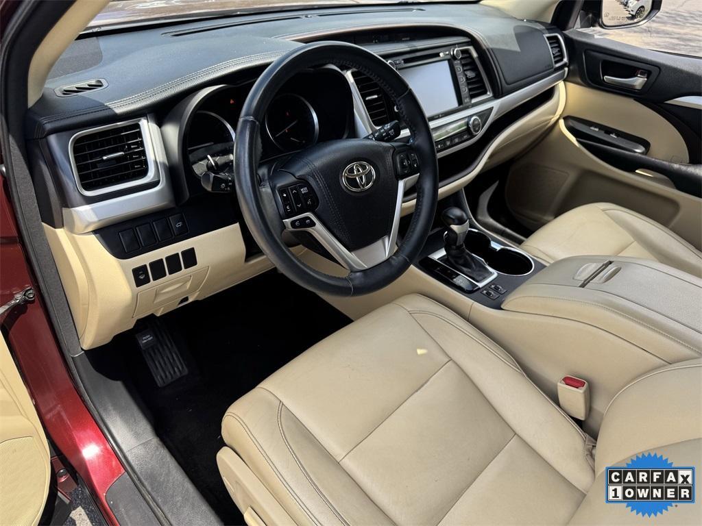 used 2015 Toyota Highlander car, priced at $15,466