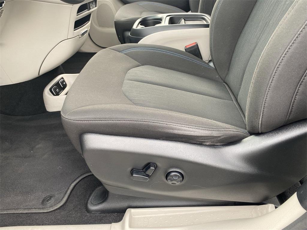 used 2021 Chrysler Pacifica car, priced at $20,998