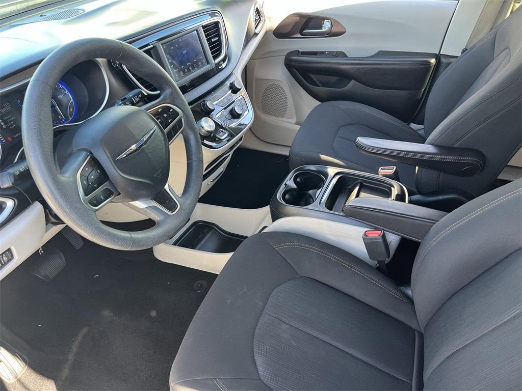 used 2018 Chrysler Pacifica car, priced at $10,388