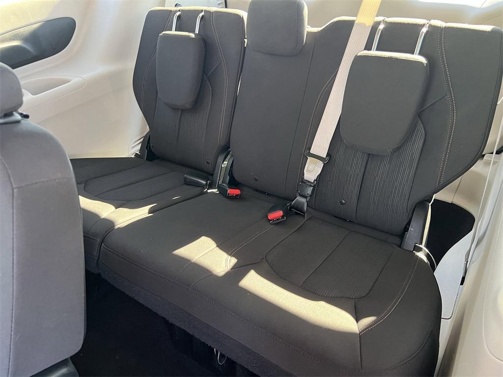 used 2018 Chrysler Pacifica car, priced at $10,388