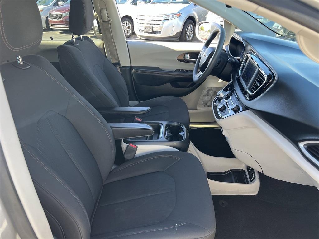 used 2018 Chrysler Pacifica car, priced at $10,388