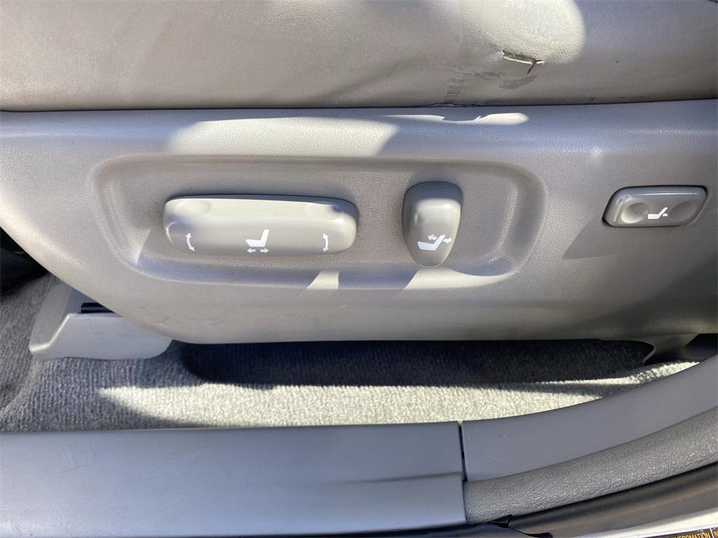 used 2007 Toyota Highlander Hybrid car, priced at $7,766