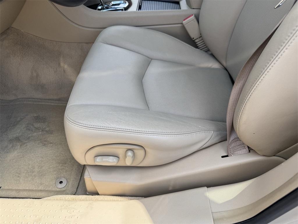 used 2007 Cadillac SRX car, priced at $10,488