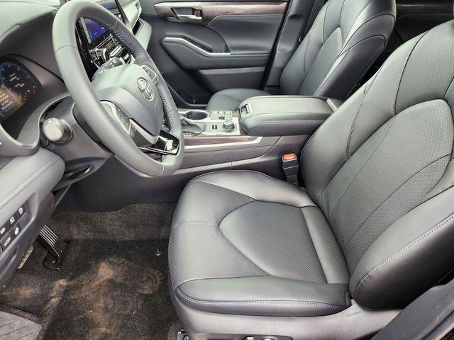 new 2026 Toyota Highlander car, priced at $53,193