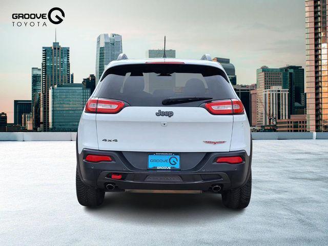 used 2018 Jeep Cherokee car, priced at $13,495