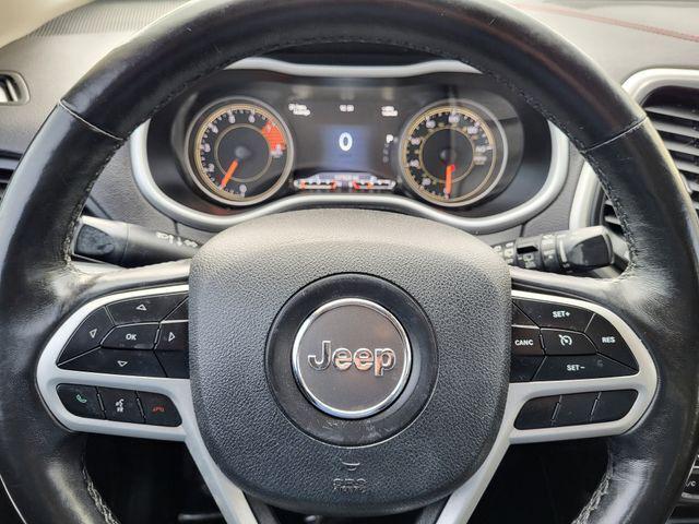 used 2018 Jeep Cherokee car, priced at $13,495