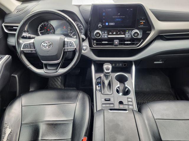 used 2023 Toyota Highlander car, priced at $27,546