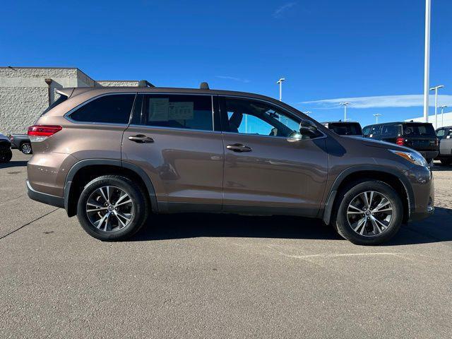 used 2019 Toyota Highlander car, priced at $28,391