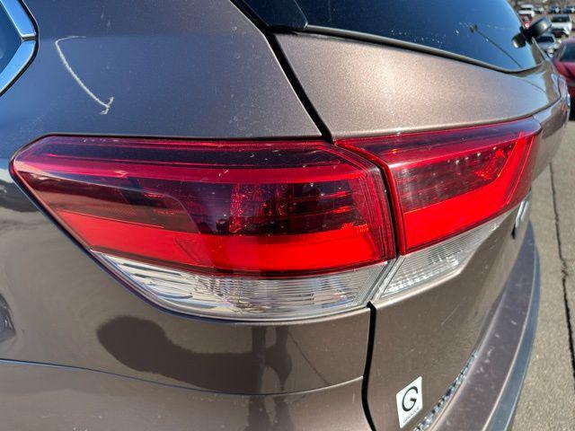 used 2019 Toyota Highlander car, priced at $28,391