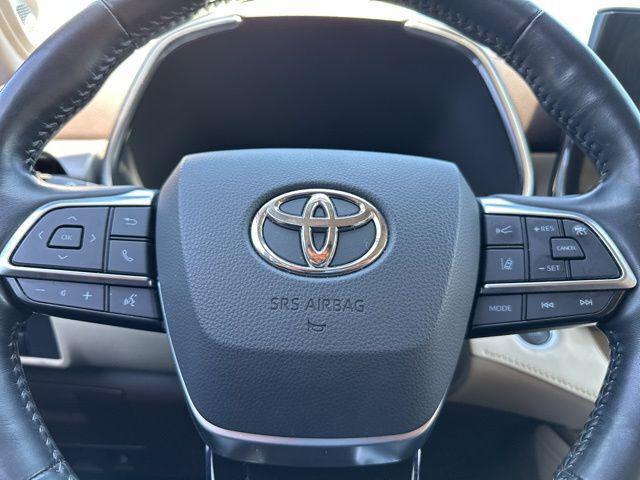 used 2021 Toyota Highlander car, priced at $35,433