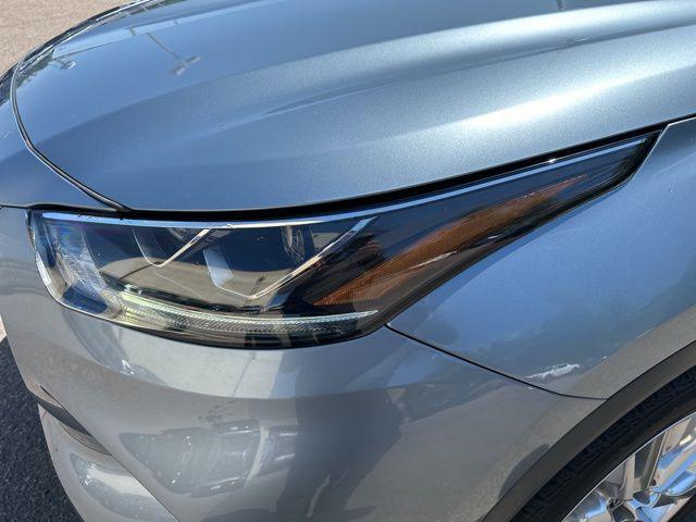 used 2021 Toyota Highlander car, priced at $35,433